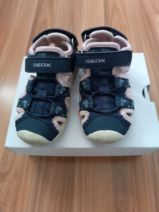 Сандали за момиче Geox