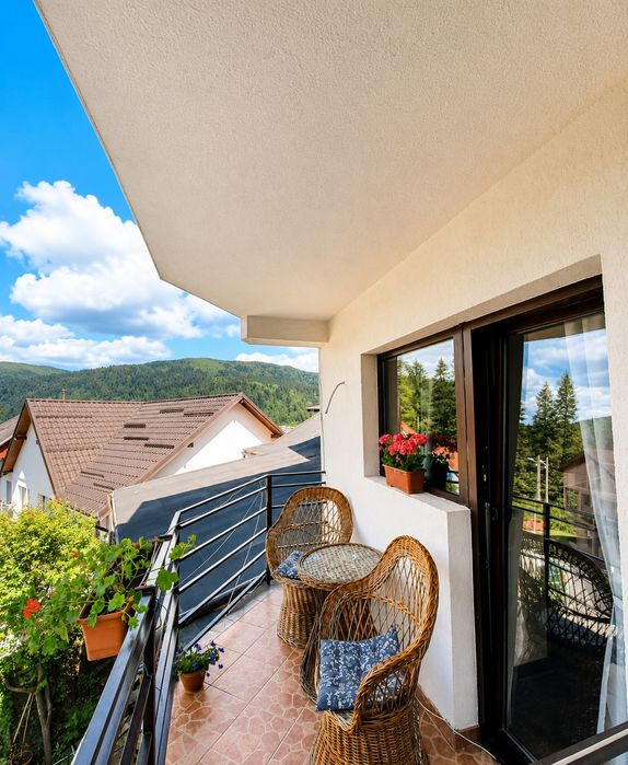 Cazare Bușteni in vila.Camera dubla cu balcon și baie propr