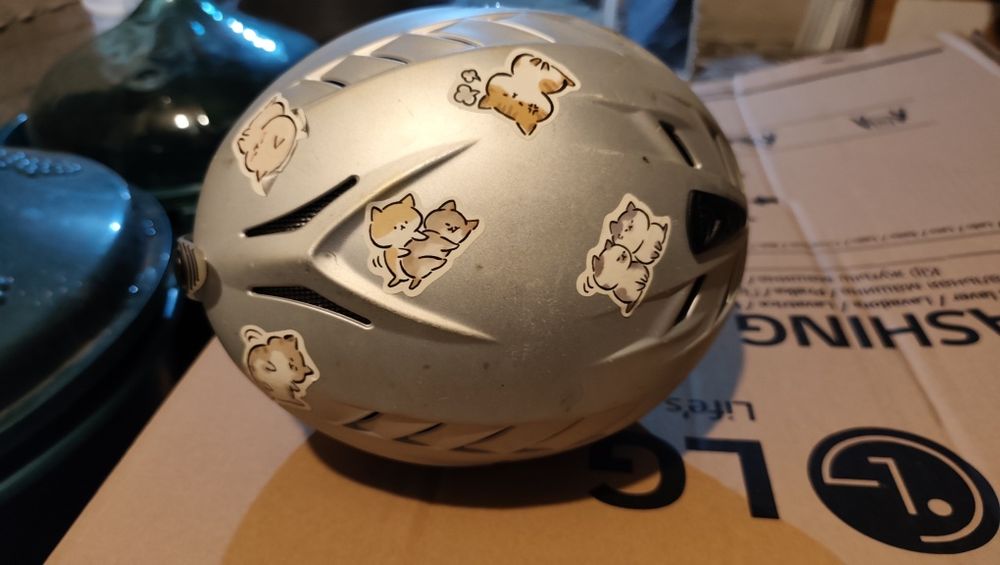 Casca schi Uvex mărimea M-L 58-60 cm cu ochelari ski