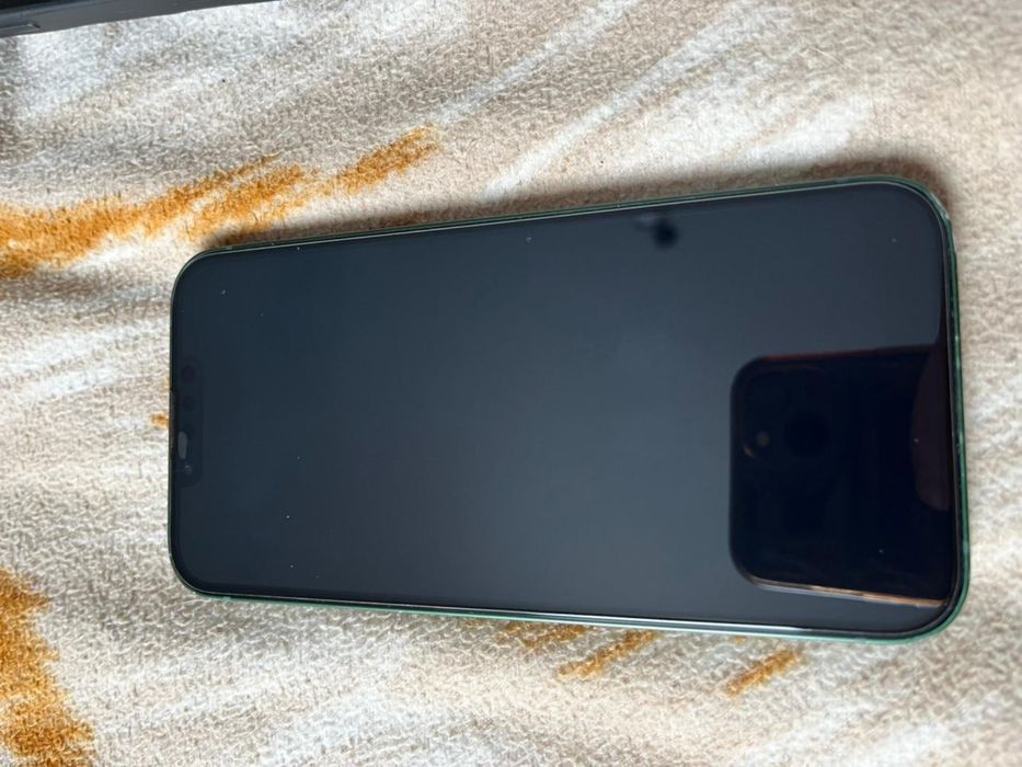 Продам айфон 13