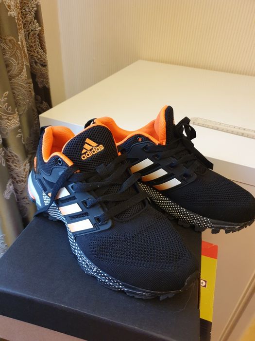 Кроссовки Adidas