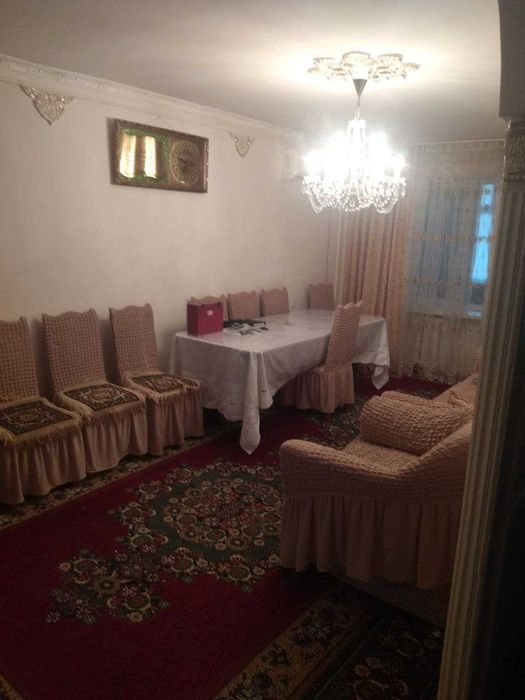 Квартира сотилади 4 хонали.