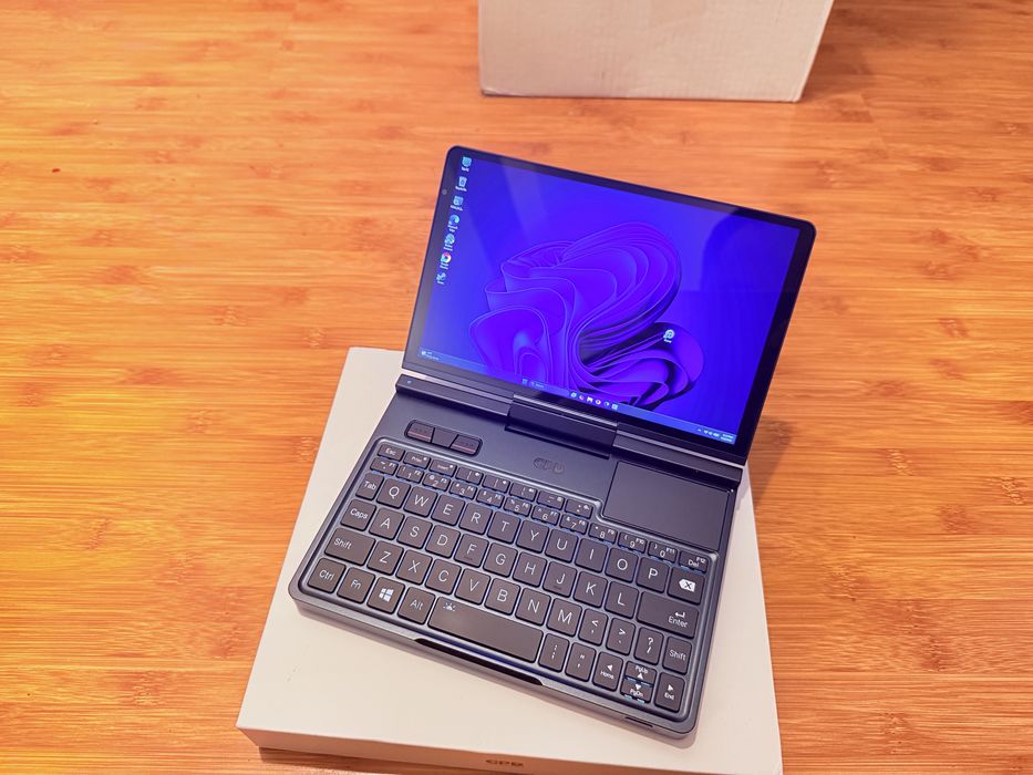 Mini Laptop UMPC GPD Pocket 4 8,8” Gaming AMD AI9 HX370, 32GB DDR5 2TB