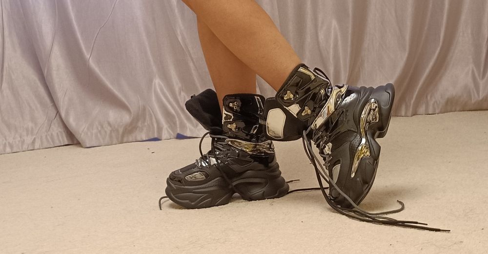 Ботинки зимние, прикольные. Для девочек и девушек. На 37,5