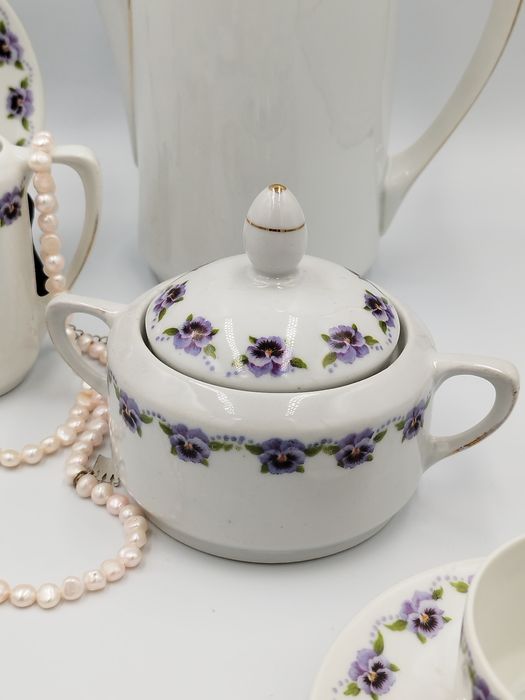 beyer & bock , антикварен сто годишен сервиз за кафе/