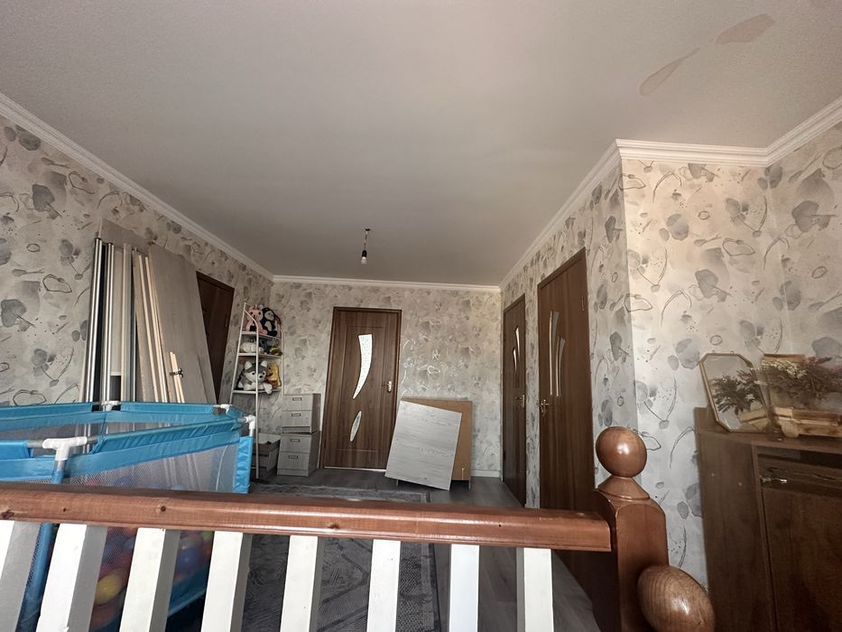 Дом  с большим двором