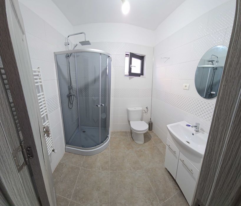 Proprietar vand casa individuala, pe parter, 3 camere, la asfalt 504mp