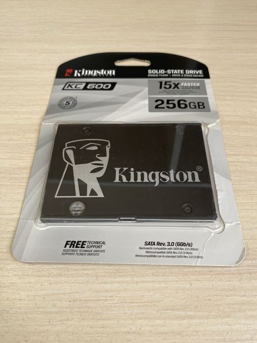 SSD Kingston KC600 SKC600/256G 256 ГБ ОРИГИНАЛ КАК НОВЫЙ