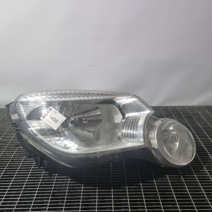 Far Dreapta Skoda Yeti 2009 - 2013 SUV 4 Usi (1406) Fara xenon