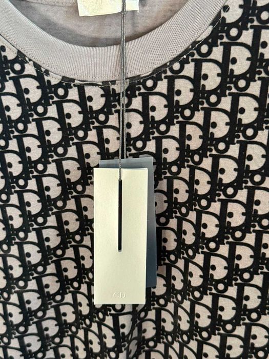 Tricou Dior gri marimea 3XL