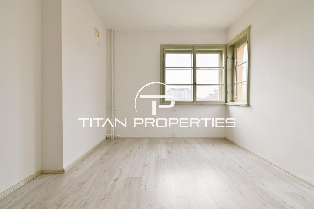 Продава се Тристаен апартамент в София, Банишора - 86 кв.м за 2245 €/кв.м - Снимка #2