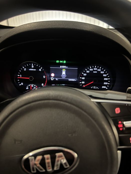 Kia Sportage GT-Line-4X4-панорама-камера-JBL-Line-Asist