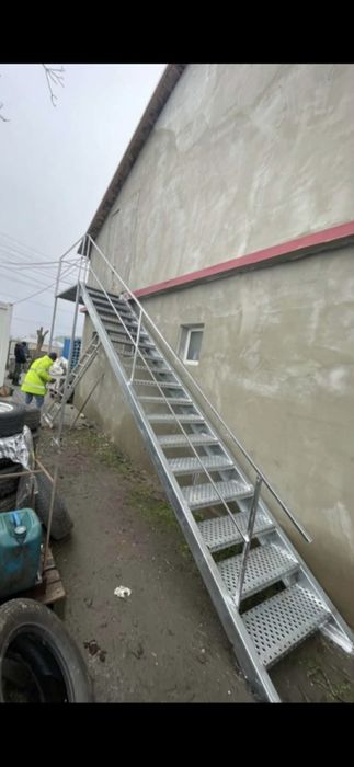 Scari la comandă cele mai mic preturi