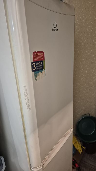 Холодильник Indesit