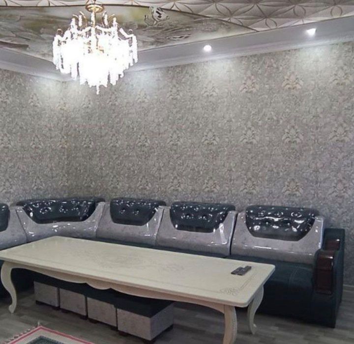 Olmazor metro vakzal oldida