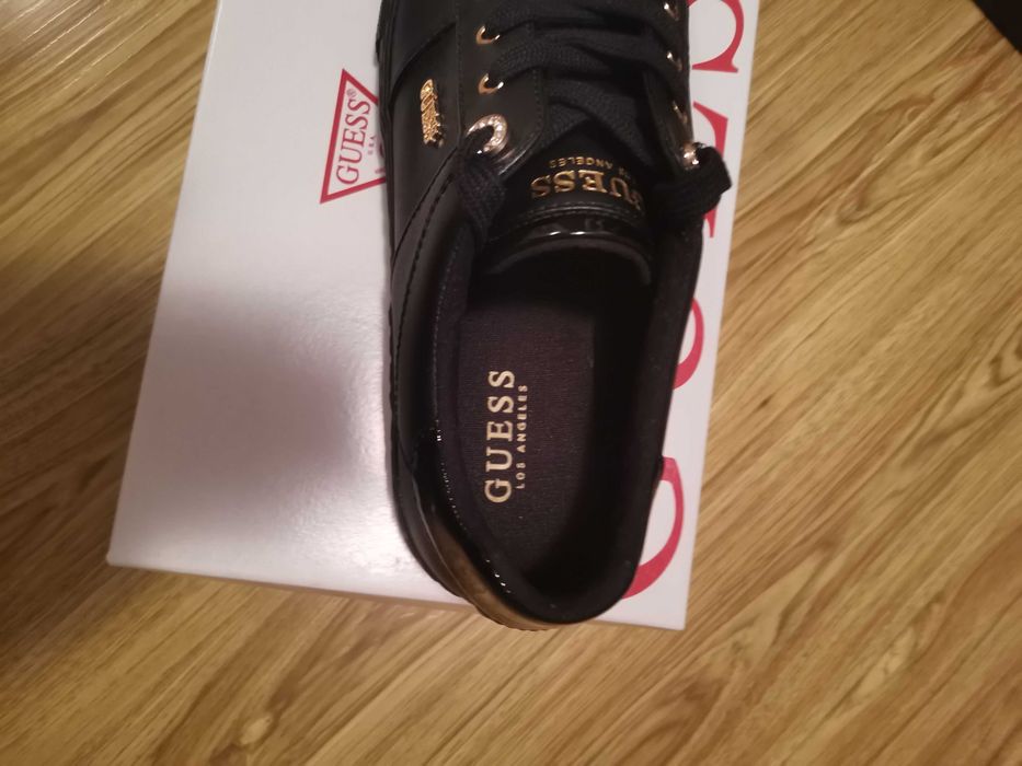 Дамски кецове Guess