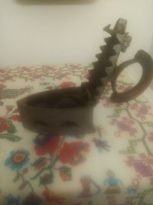 Fier de călcat cu cărbune