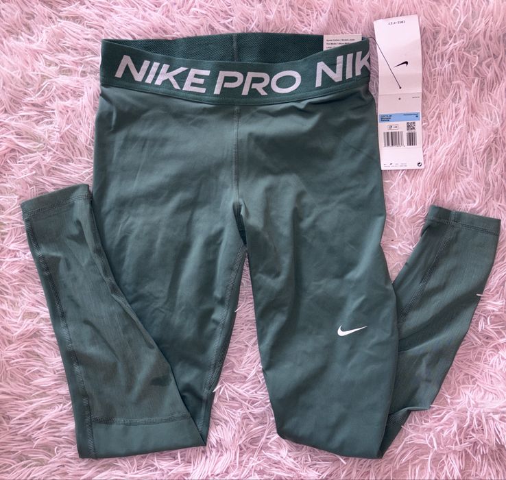 Nike комплект оригинален S/M нов