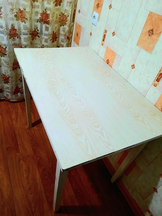 Стол кухонный легкий