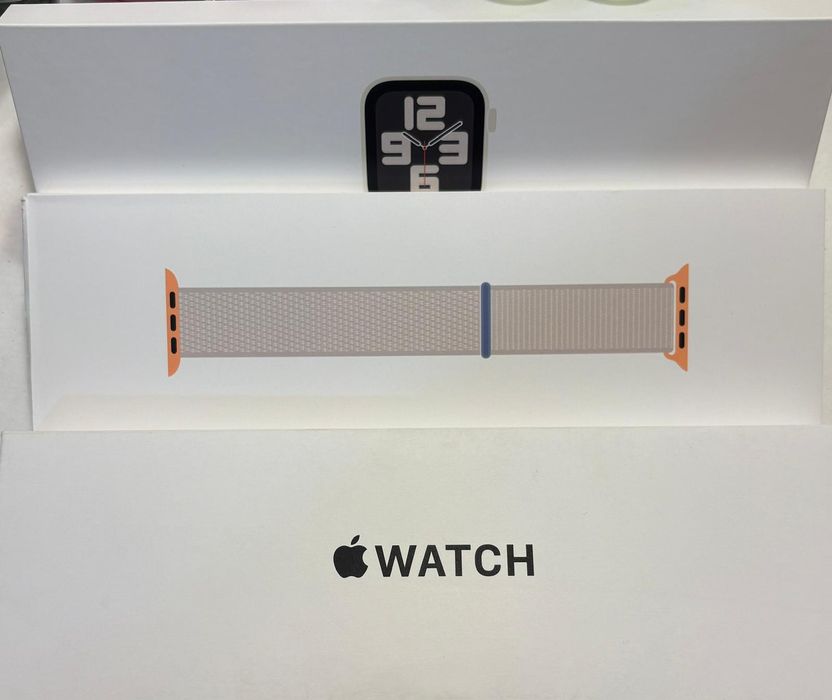 Apple Watch SE (2nd Gen, 40mm, Starlight)
