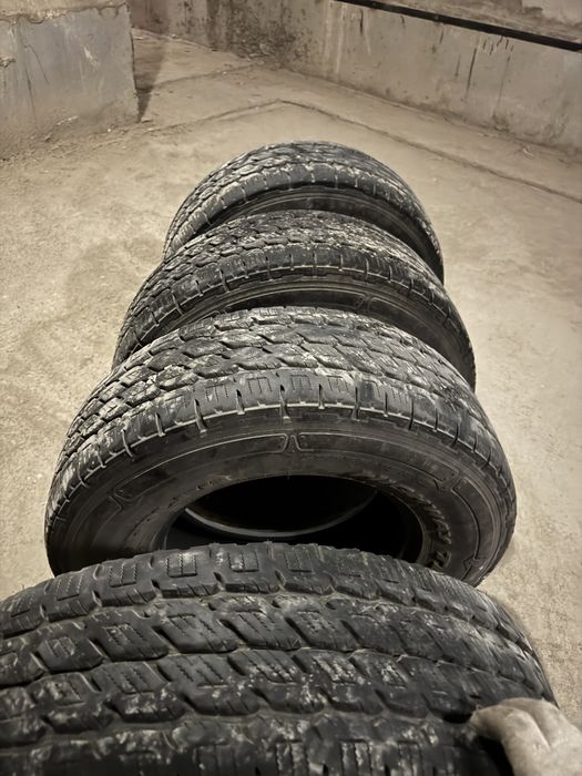 Продам шины 237/75/R15