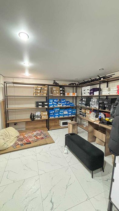 Продам магазин одежды и обуви