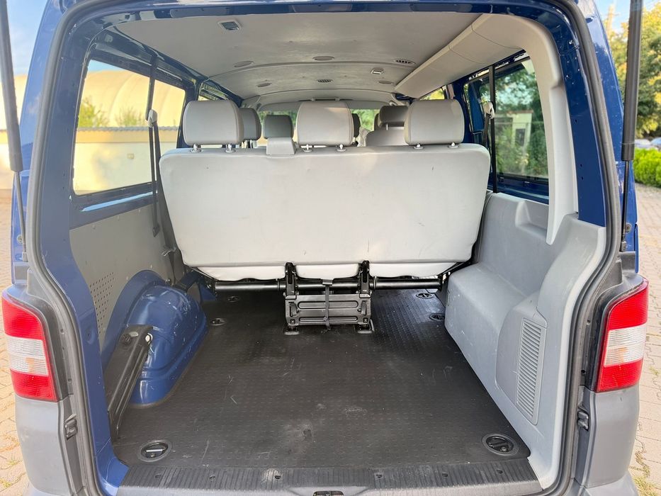 Volkswagen Transporter 8+1 model Lung 2012 motor 2.0