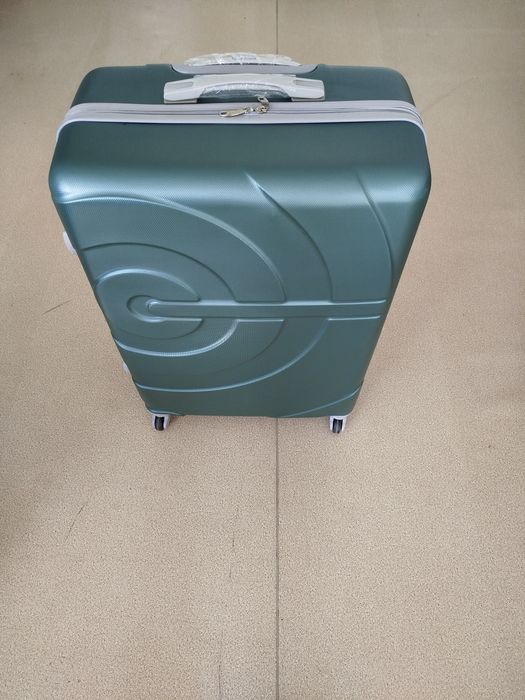 Чемодан большой 2 цвет