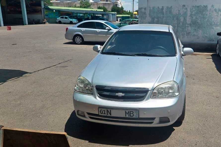 Продается lacetti 1.8 2011 года