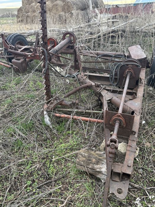 Продам косилку двух бруска и грабли.