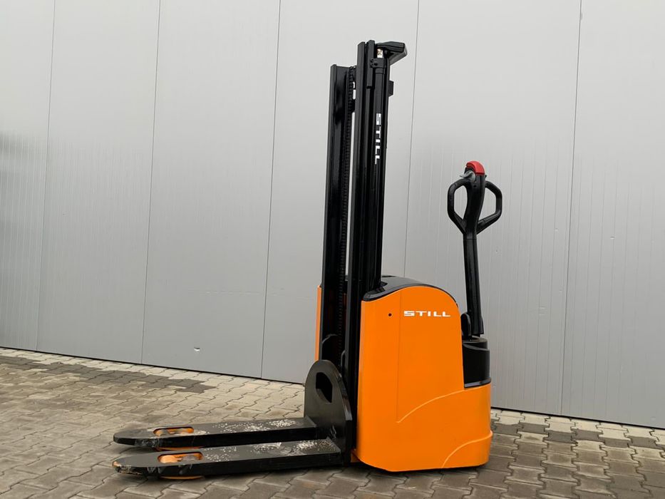 De inchiriat transpalet electric