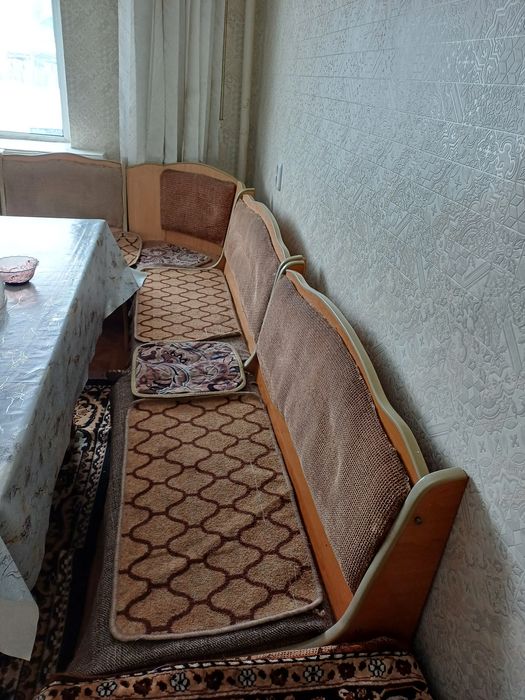 Тумбочки прикроватные