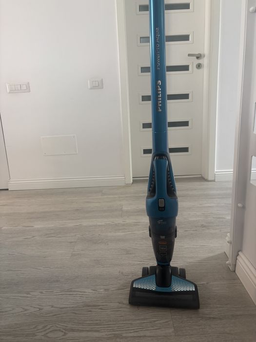 Aspirator vertical fără fir Philips PowerPro Aqua, PowerCyclone .