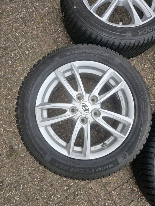Jante Hyundai r16 cu cauciucuri de iarna