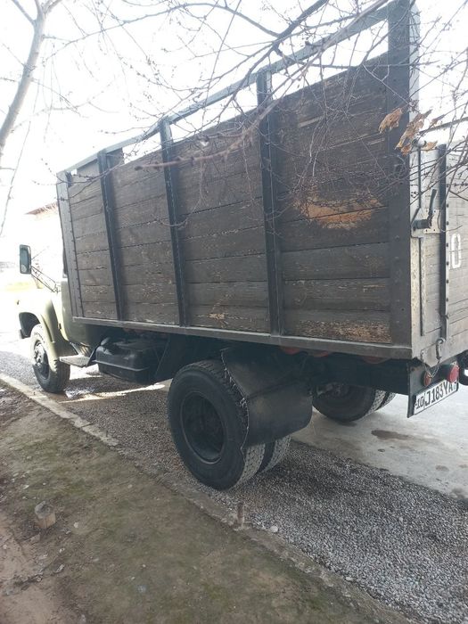 Зил 130 срочно сотилади