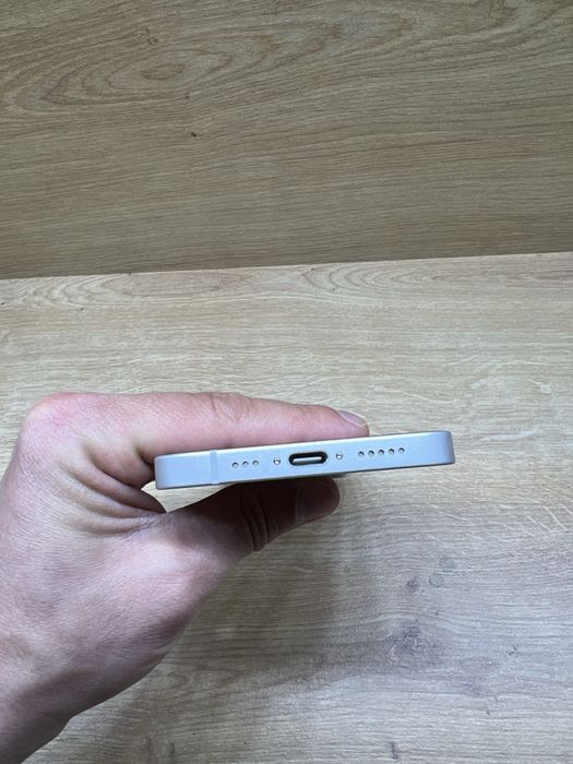 iPhone 16E 128Gb Alb 100%battery life 12 cicluri