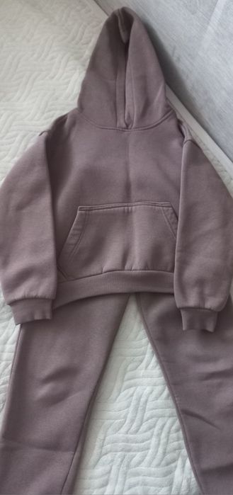 Продам костюм на флисе 5-7 лет