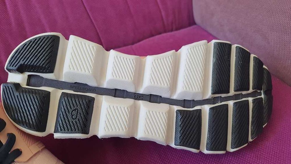 Adidasi alergare On Running Cloud Helion X3 marimea 40,5 zero km