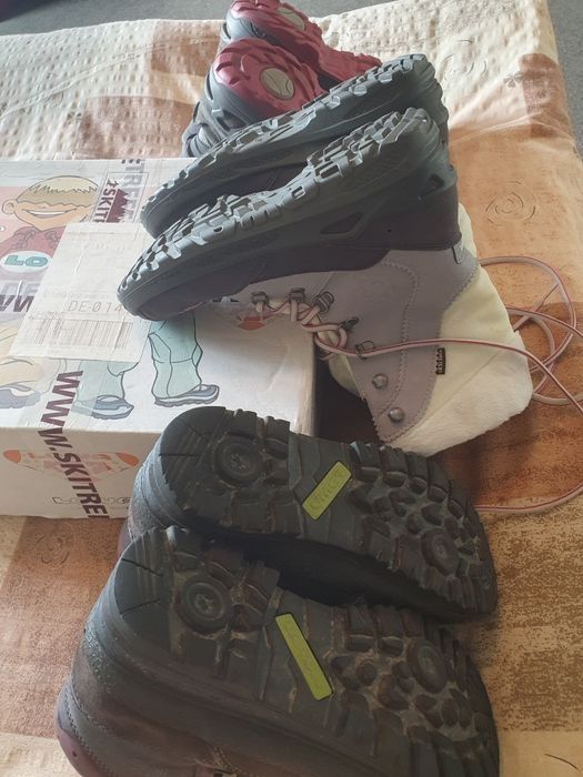 Обувки Lowa, номера 38,5 , 39 и 36.