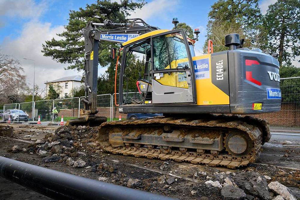 Inchiriez excavator de la 30t la 10t