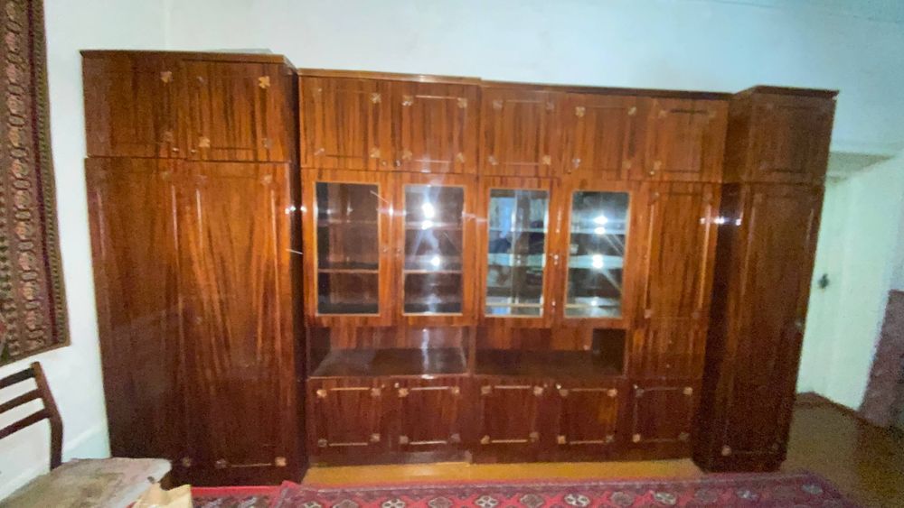 Stenka sotiladi  yoninda tumbasi bilan narxini galishamiz