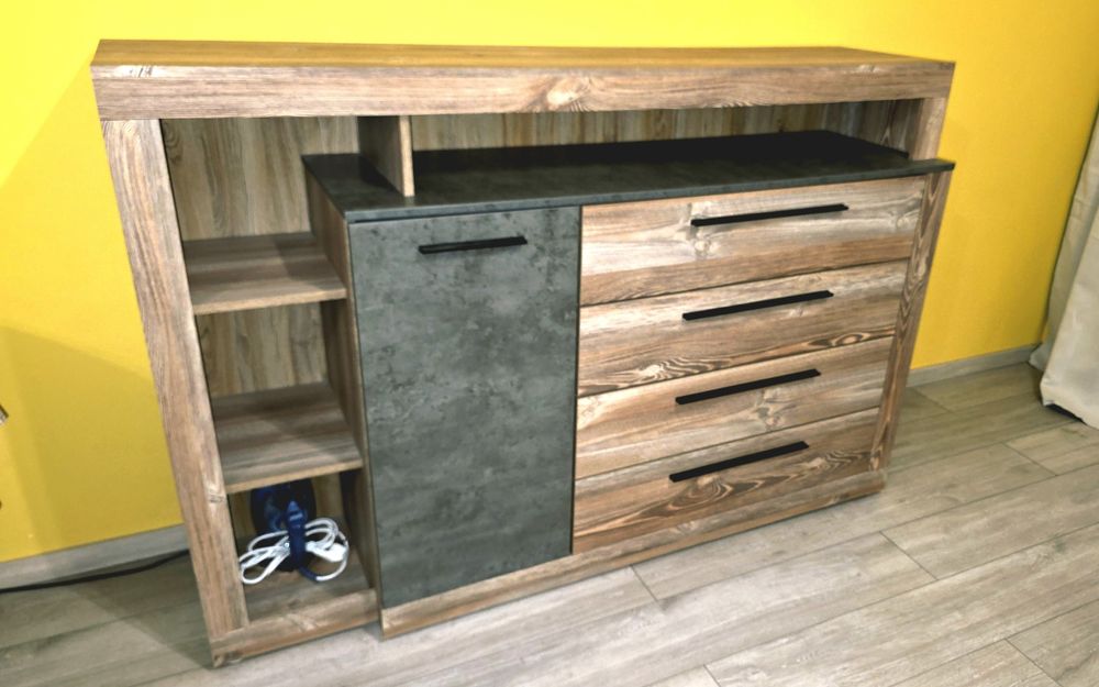 Впечатляващ мултифункционален шкаф-скрин с 4 чекмеджета (комод)