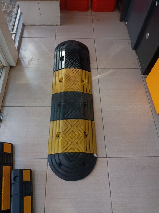 Lejayishiy poliseski koliso odboynik ugul zashita