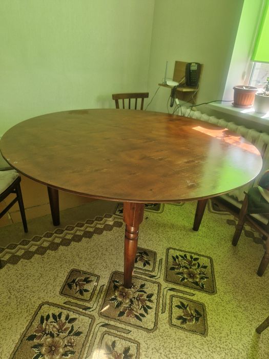 Продам круглый стол