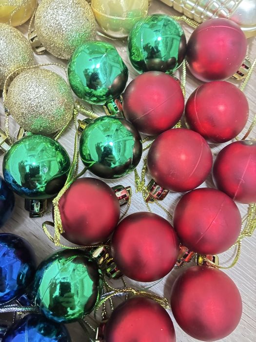 Новогодние игрушки продам