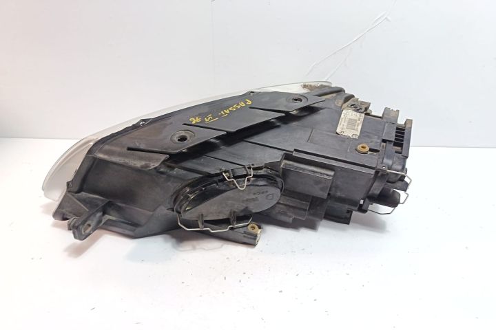 Far dreapta cu Xenon complet 3C0941752D Volkswagen VW Passat B6