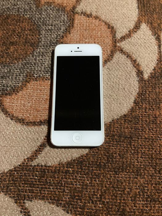 Продавам iPhone 5