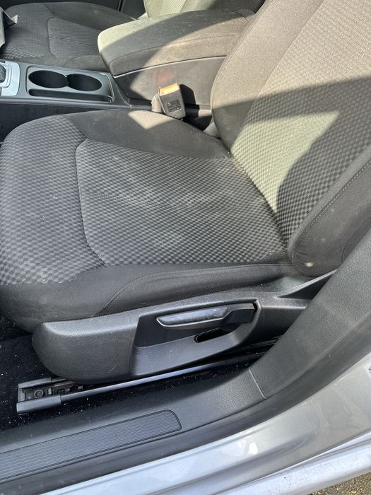 Лява седалка пасат б7 2012г отличнс