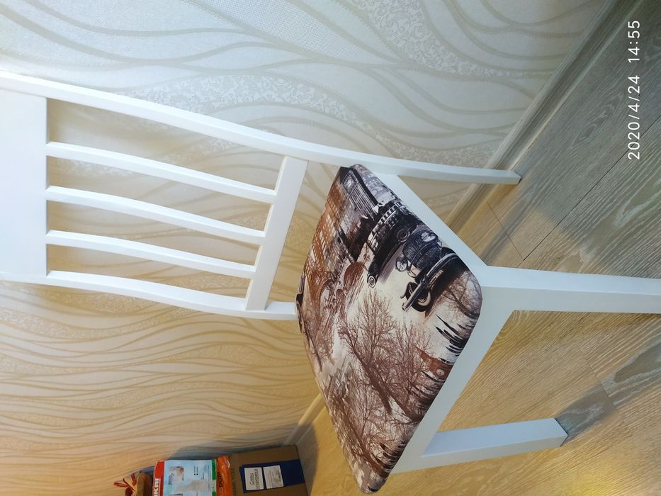 Продам кухонный стол и 4 стула