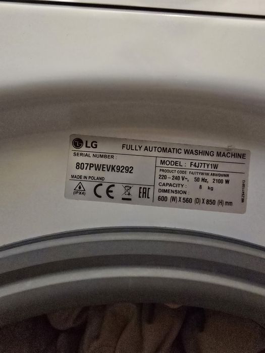 Mașina de spălat LG F4J7TY1W